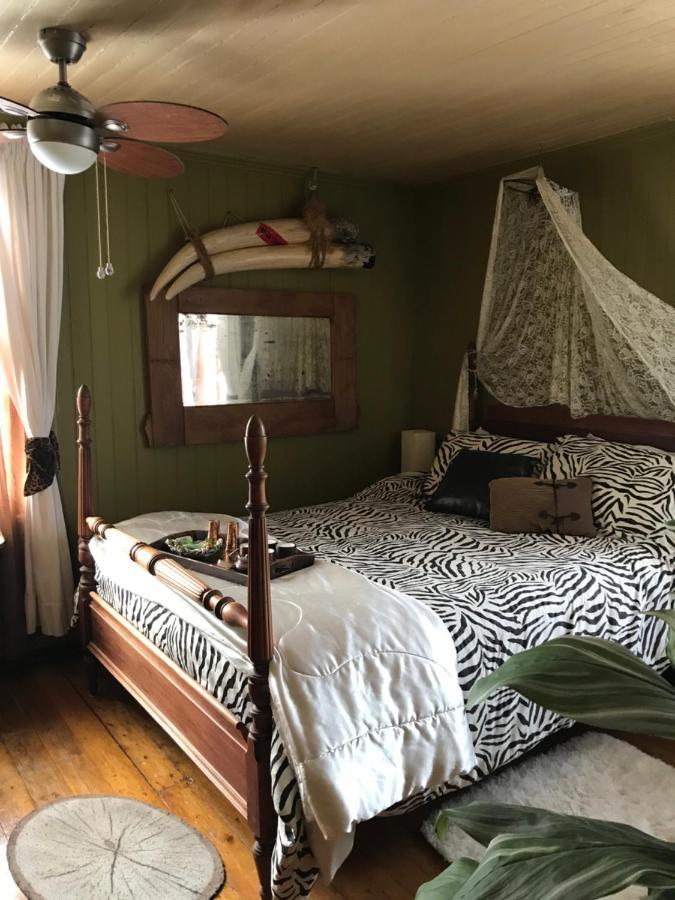 Bed and Breakfast Gite Au Toit Bleu Sainte-Famille Exterior foto