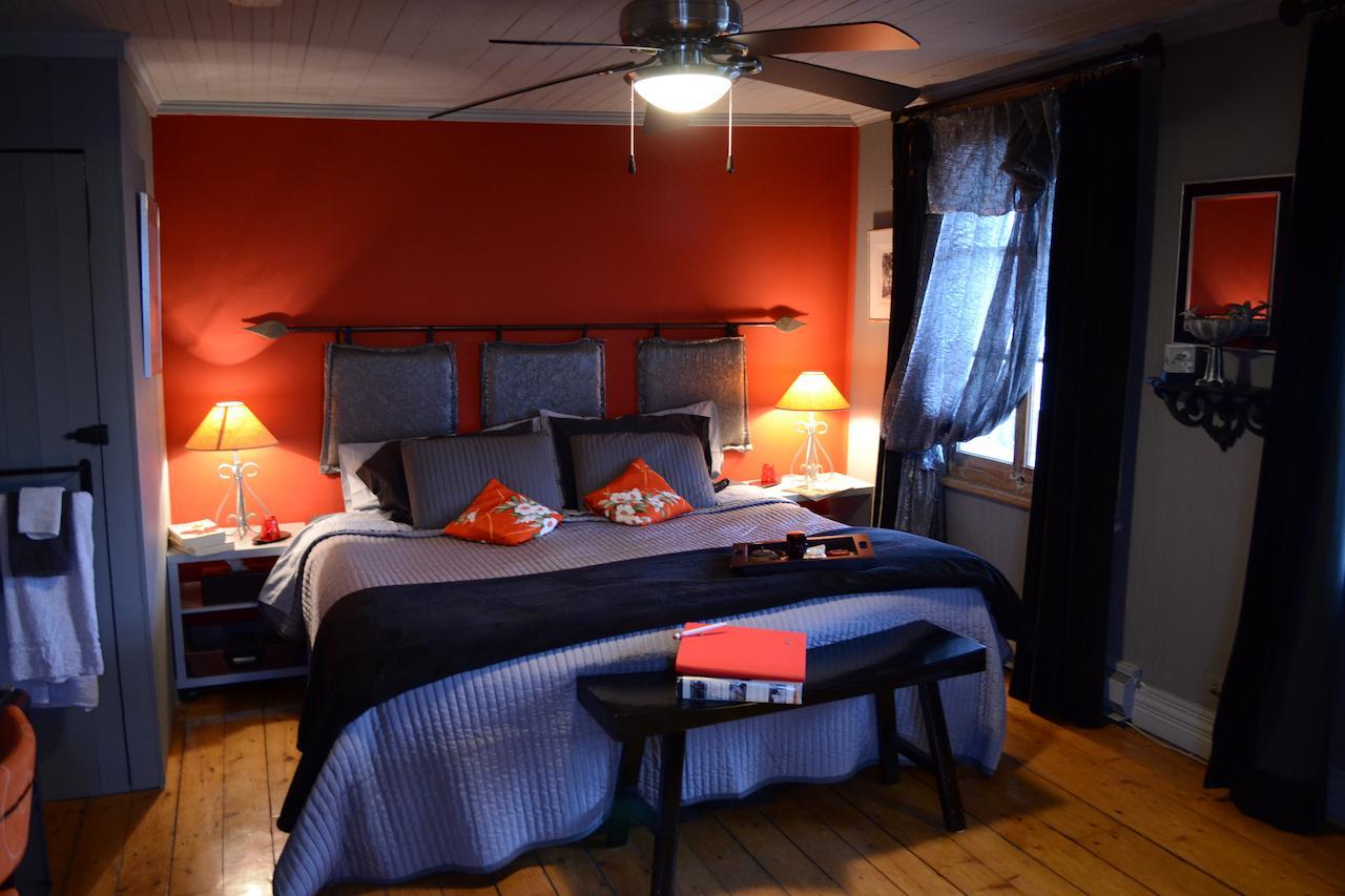Bed and Breakfast Gite Au Toit Bleu Sainte-Famille Zimmer foto